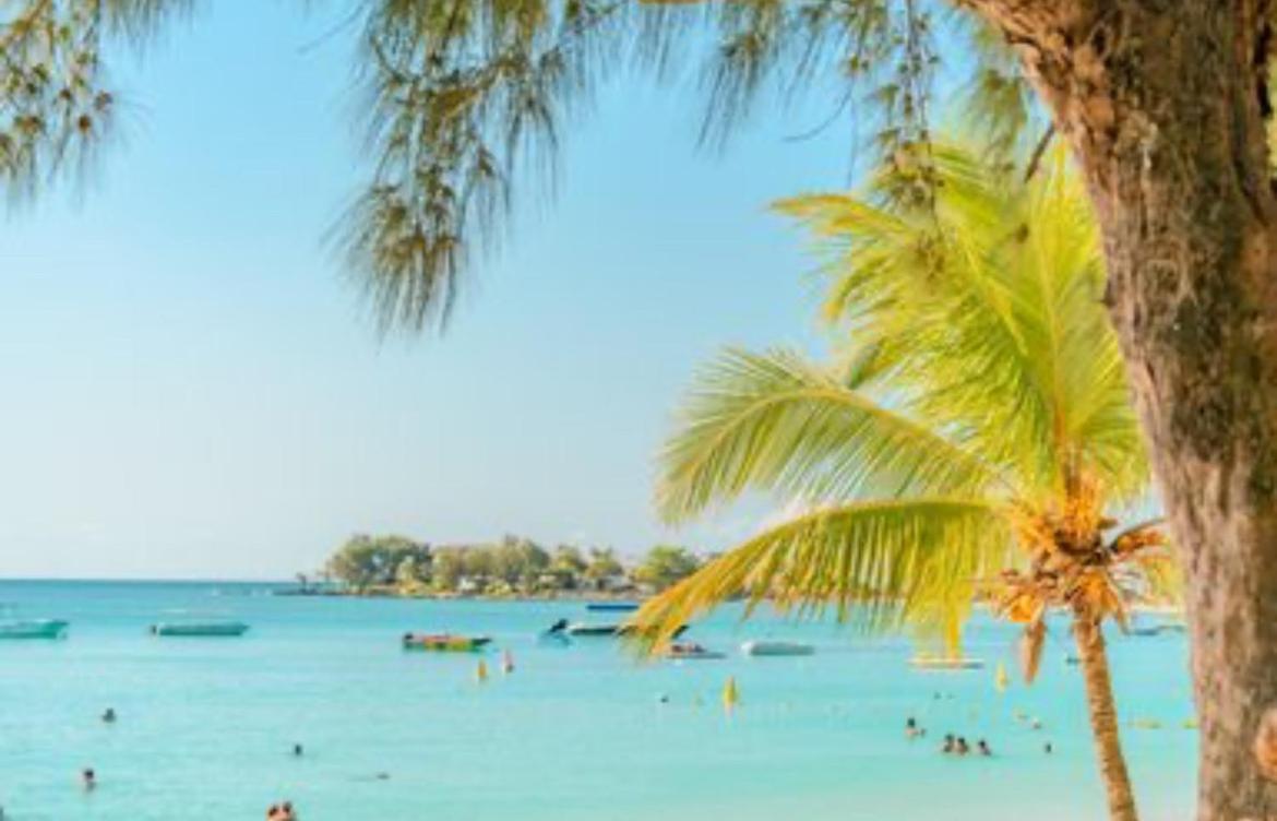 Pereybere Beach Paradise 4 Bedroom Apt Exterior foto